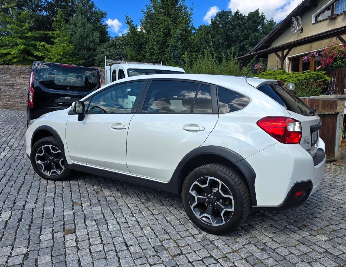 Subaru XV 2.0d 4X4 kůže kamera xenony - 16