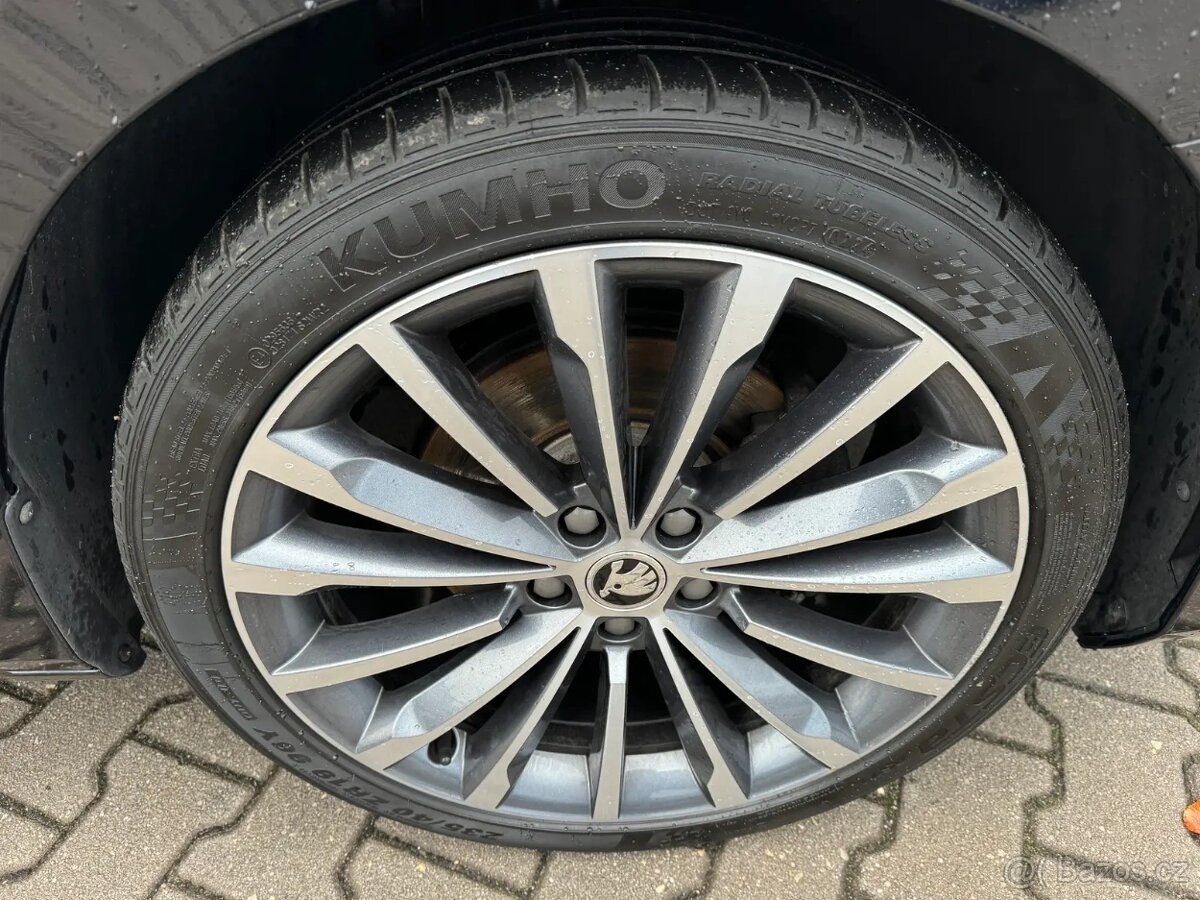 Škoda Superb iV L&K TSI 160kw/tažné/panorama/360°kamery - 16