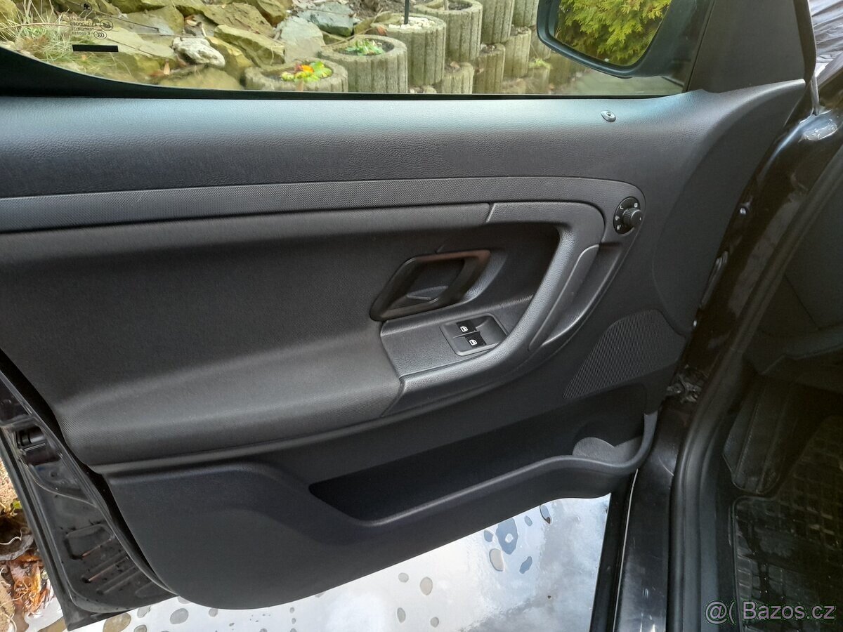 Škoda Roomster 1.2 TSi 77kw r.v. 2011 ( na opravu) - 16