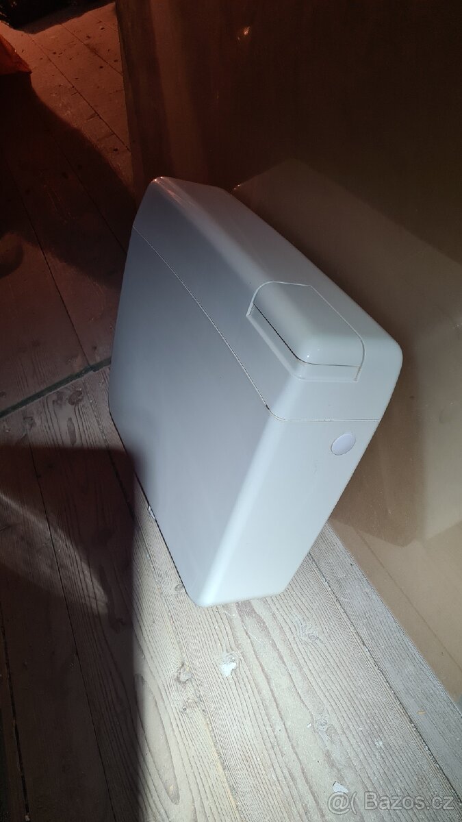 WC nádržka - 16