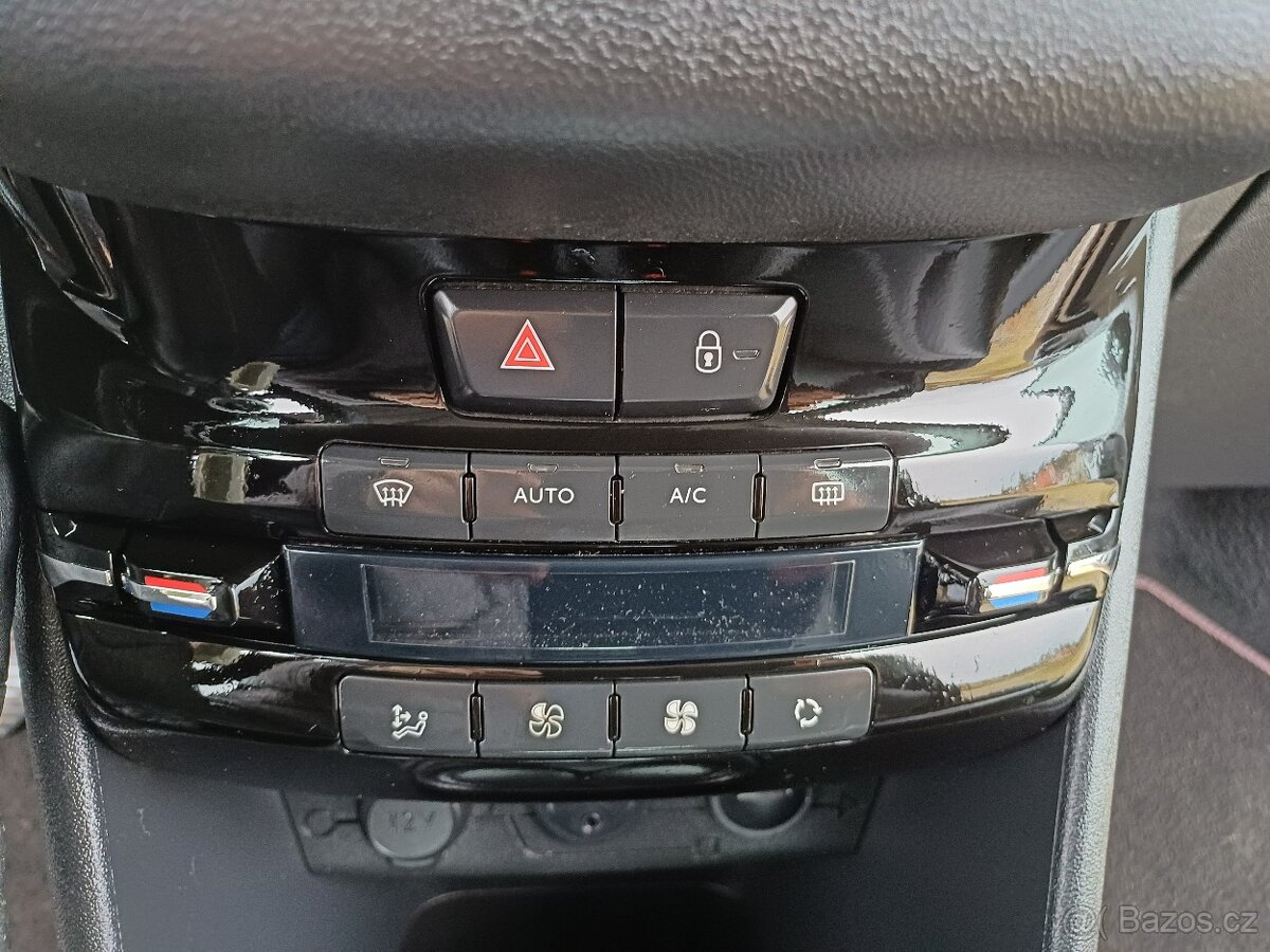 Predám Peugeot 208, 1.6HDI, 68Kw, automatická prevodovka 6kv - 16