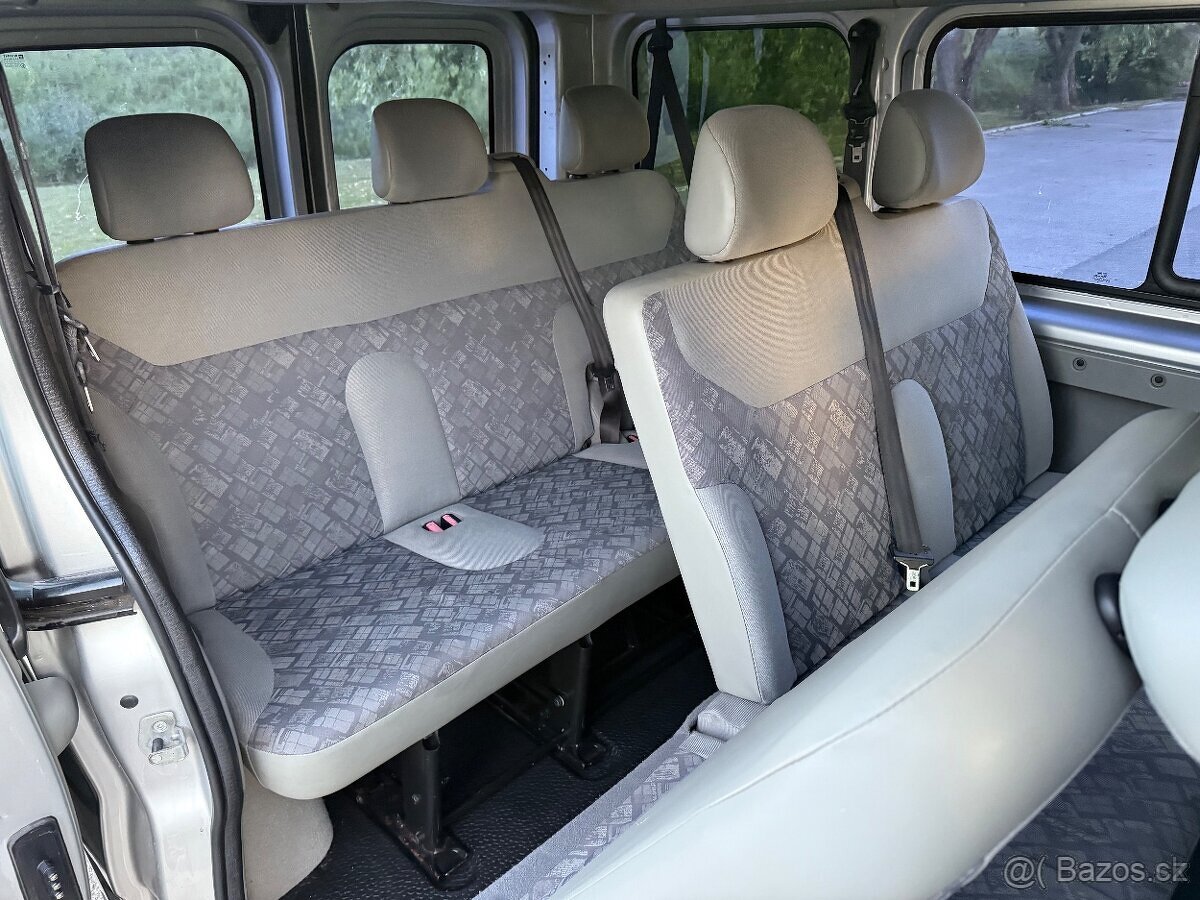 Opel Vivaro Life 2.5 Cdti 145ps • 9- miestný buss • - 16