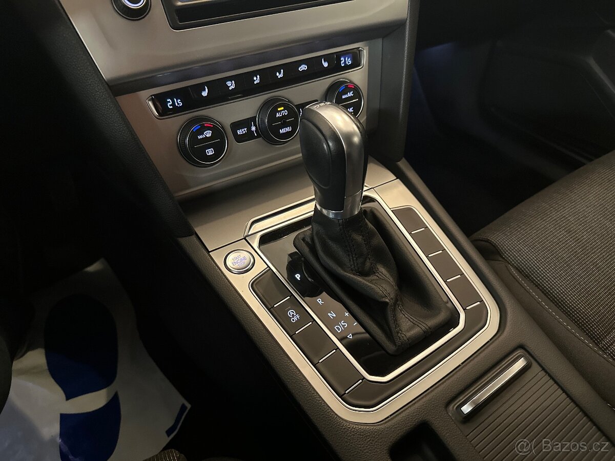 VW PASSAT VARIANT B8 2.0TDI DSG 110KW FULL LED NAVI TAŽNÉ - 16