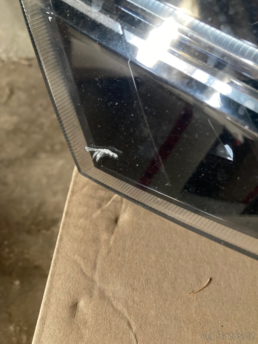 Přední část Škoda Superb 3 - 16