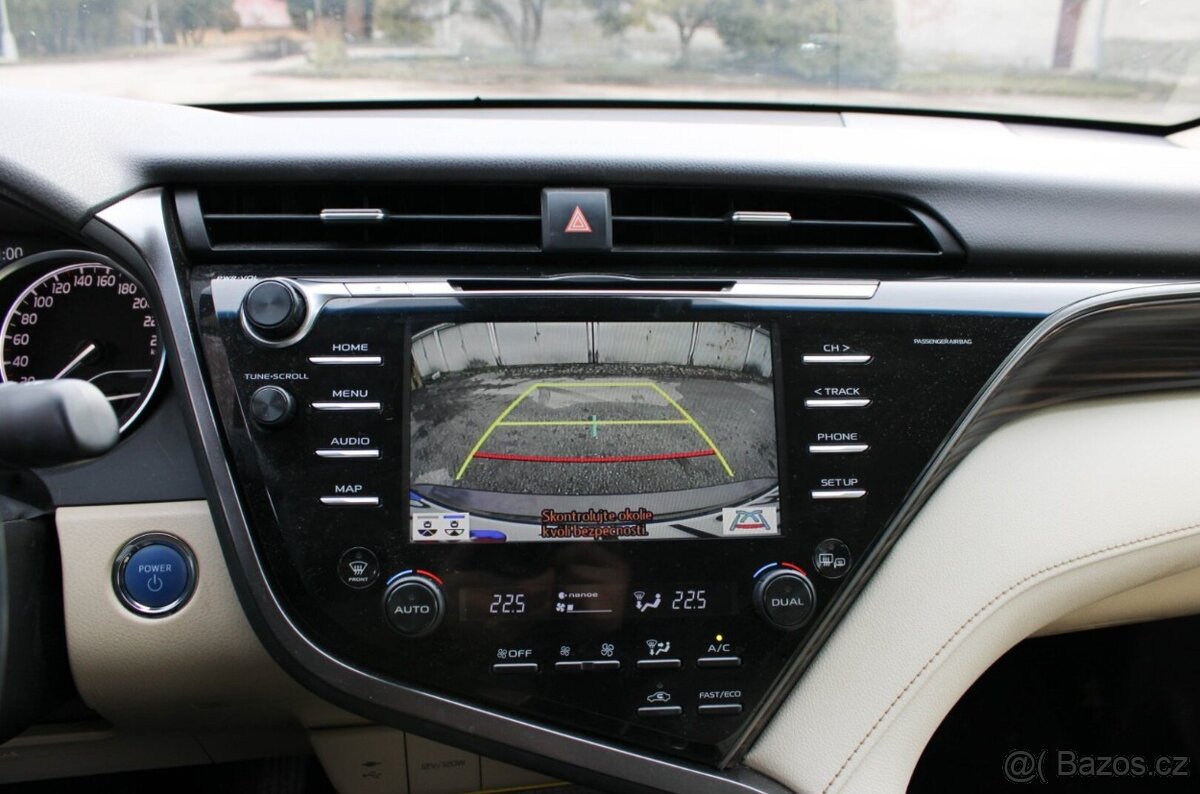 Toyota Camry 2.5 Hybrid Executive e-CVT - 16