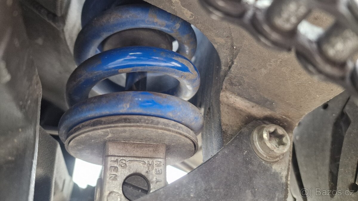 TRIUMPH TIGER 1050 - 16