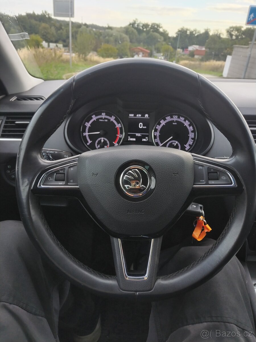 Škoda Octavia III 2019 koupeno ČR BENZÍN - 16