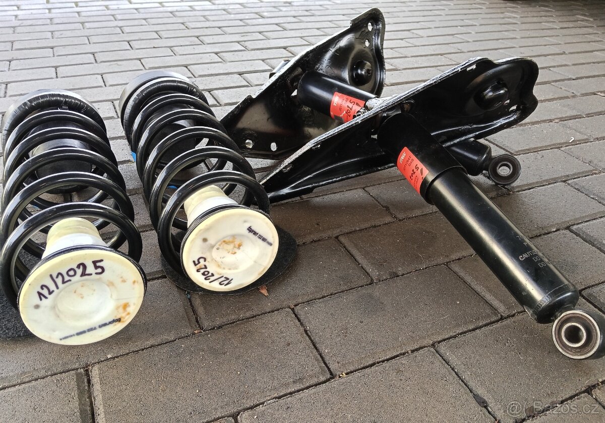 Peugeot 5008 2.0Hdi 110kw 2014, Nová STK do 12/2027 - 16