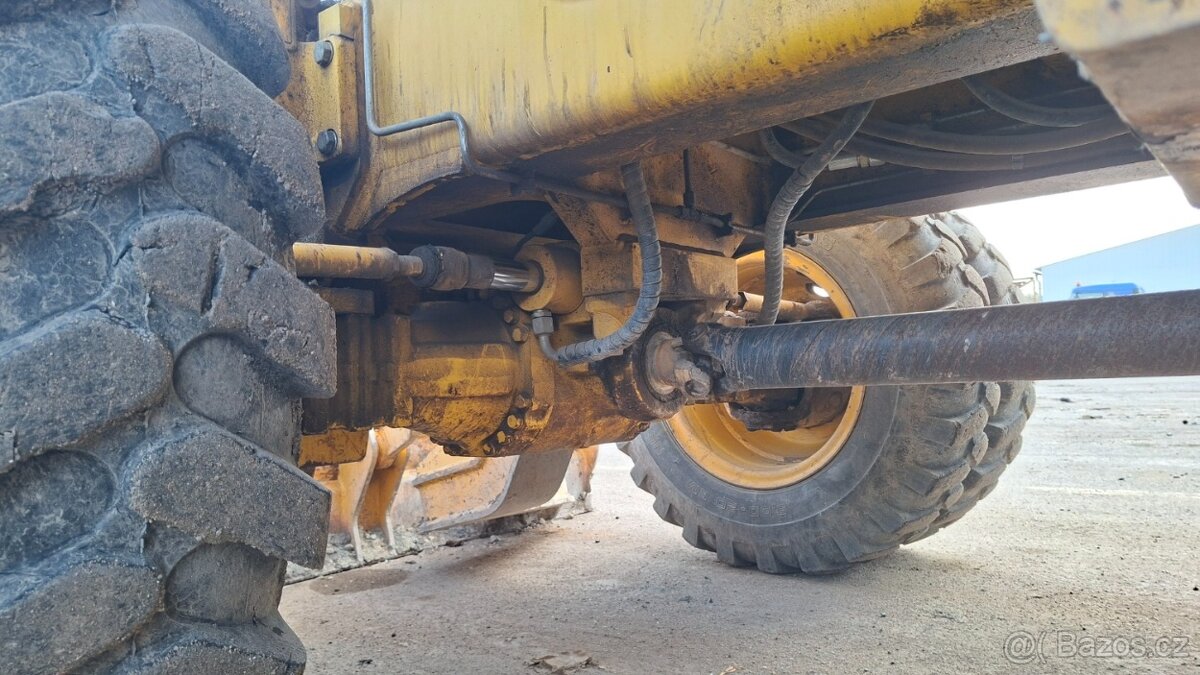 KOMATSU PW 110 - 16