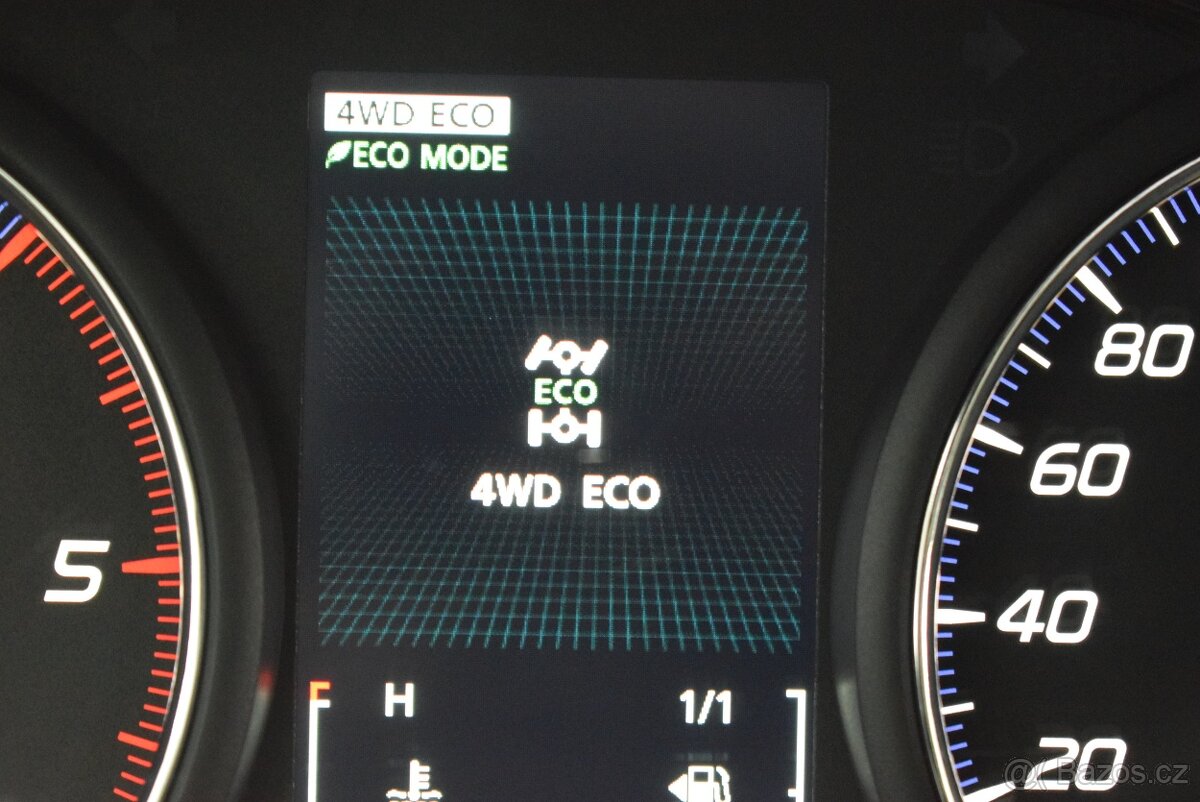 Mitsubishi Outlander 2,3 Di-D 110 kW,7-míst,4x4,kamera,TZ - 16