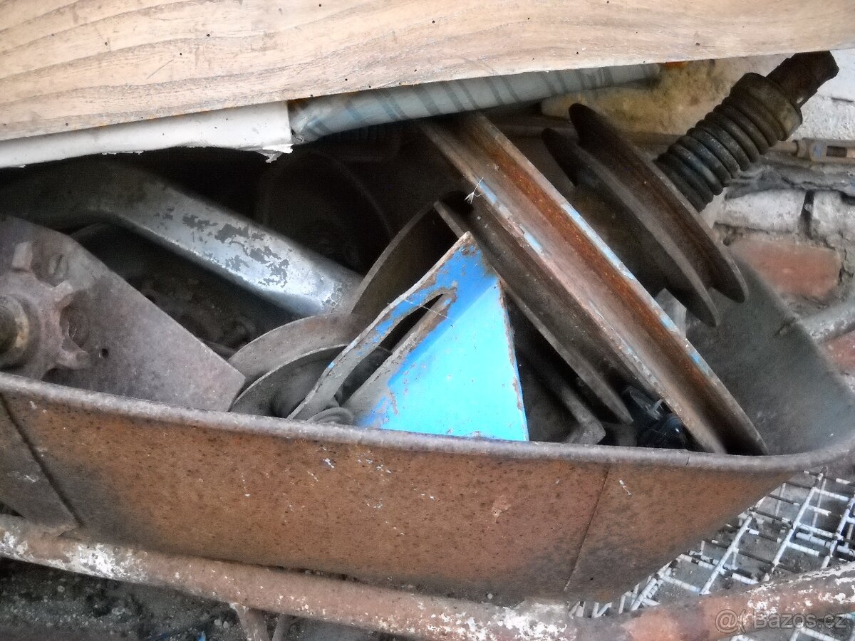 E 512-514 díly žací lišty - 16