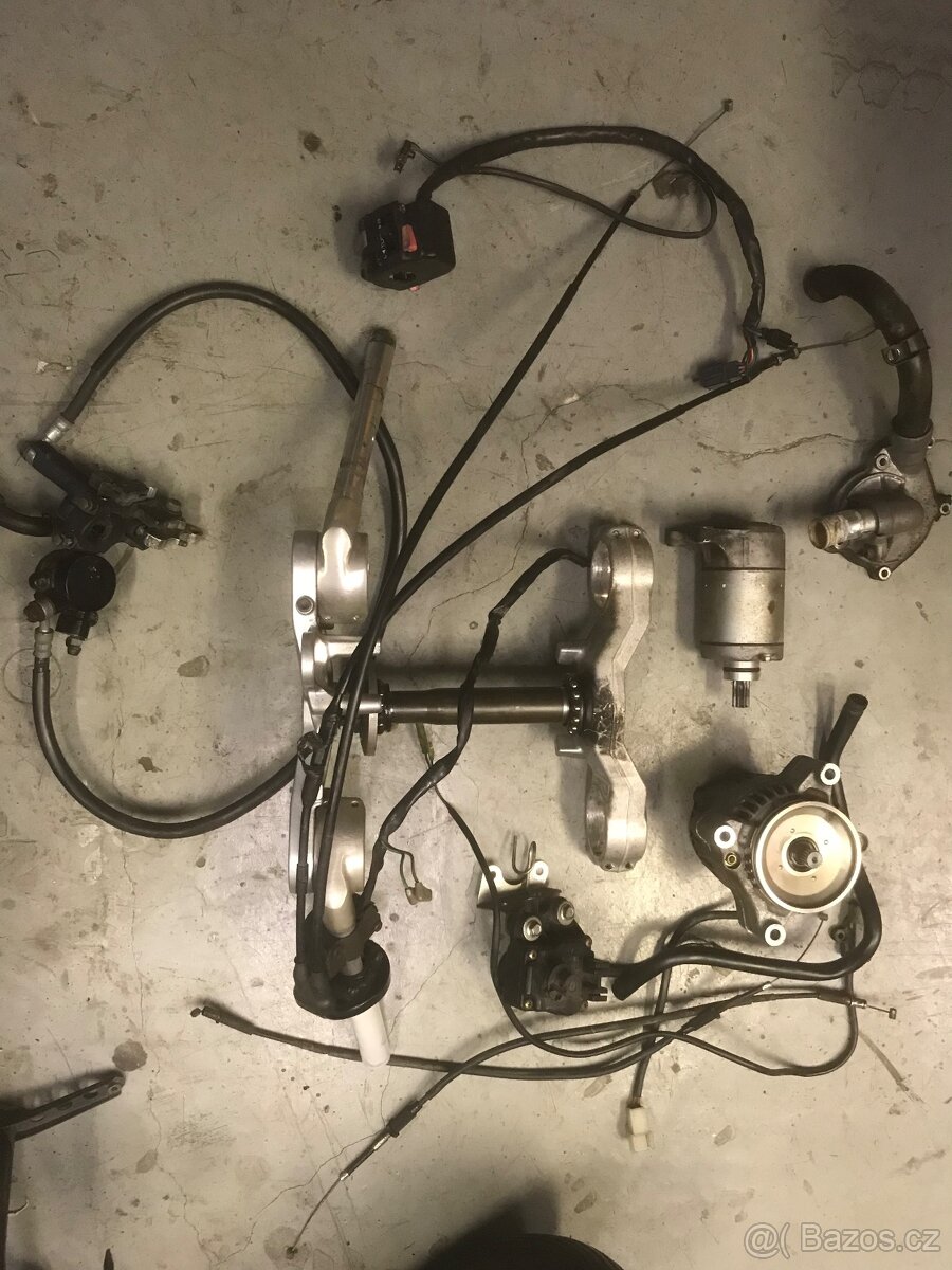 Yamaha YZF 750R - 16