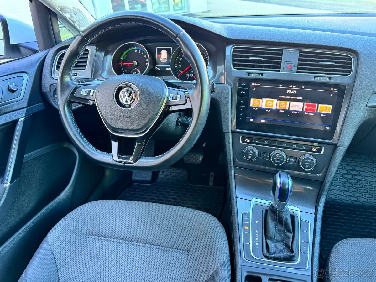 E-GOLF 36kWh, dojezd 266 km, 57tys.km - 16