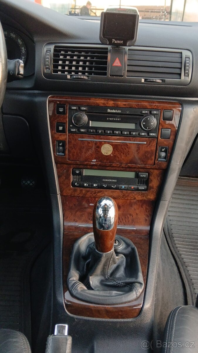 Škoda Superb V6 2.8 190 koní MANUÁL, ex vládní bez koroze - 16