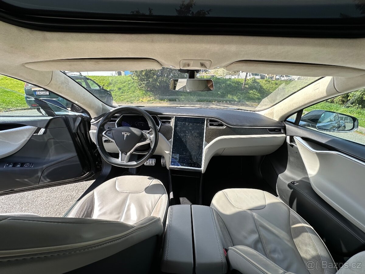 Tesla Model S P85 (2014) nabíjení zdarma - 16