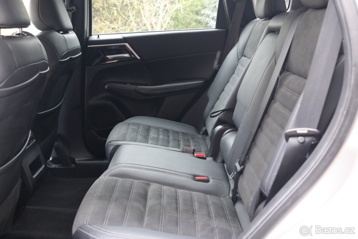 Mitsubishi Outlander 2.4 ,7míst, intense - 16