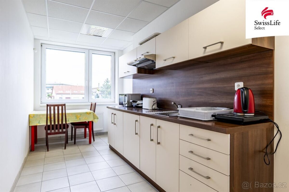 Pronájem kanceláře 119 m2 Lednická, Praha - 16