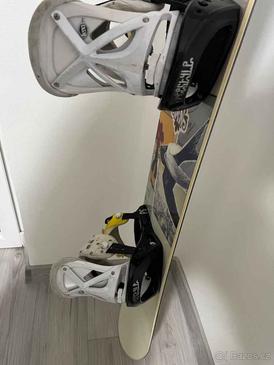 Prodám dámský snowboard FORUM STAR 146cm - 16