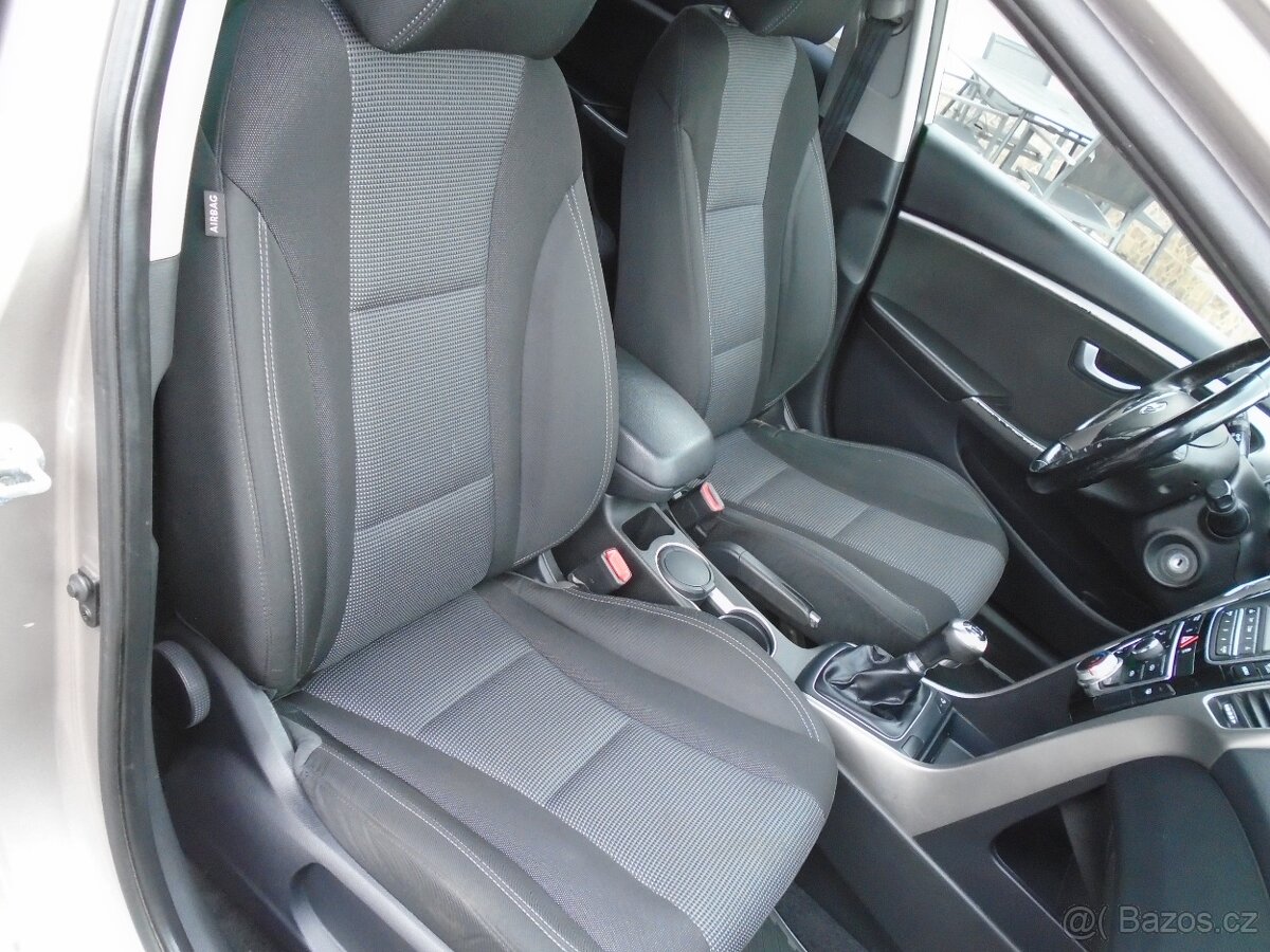 Hyundai i30 1.6 BA+LPG 88kW ČR - 16