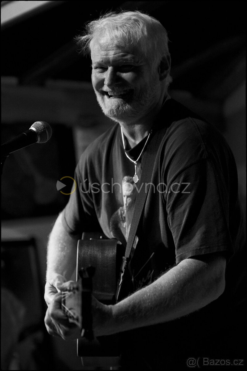 Kytarová a basová komba , popř. klávesová - 16