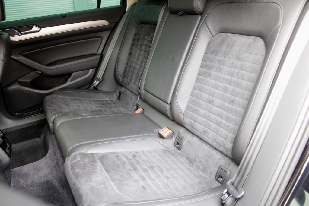 Volkswagen passat 2018 - 16