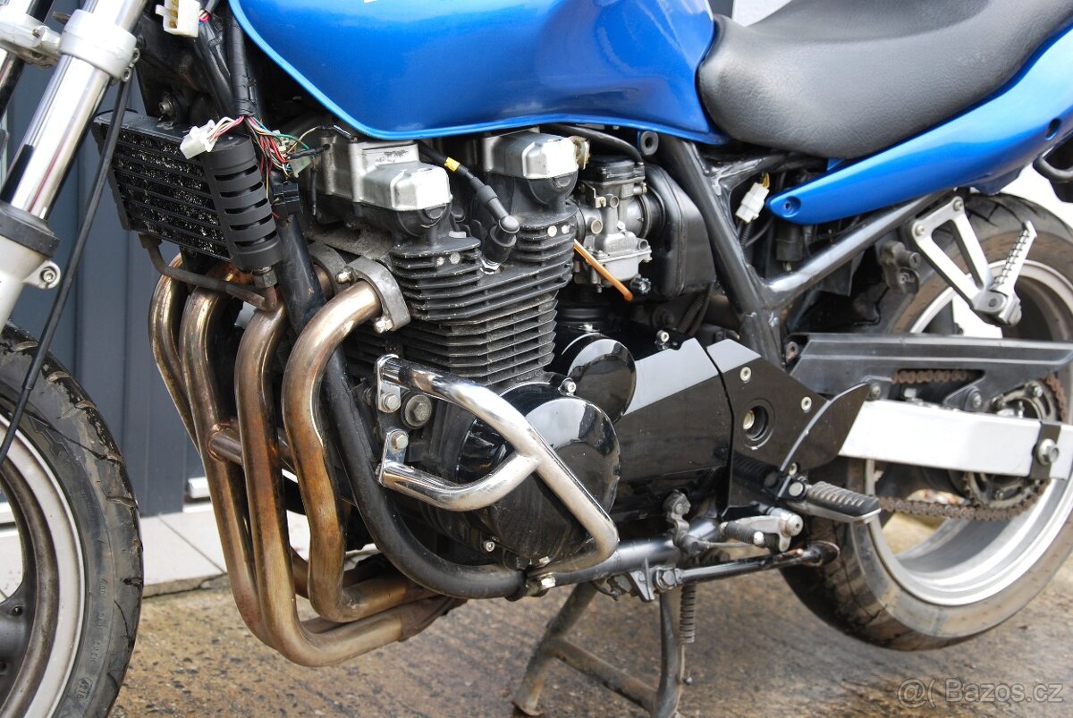 Kawasaki ZR-7 - 16
