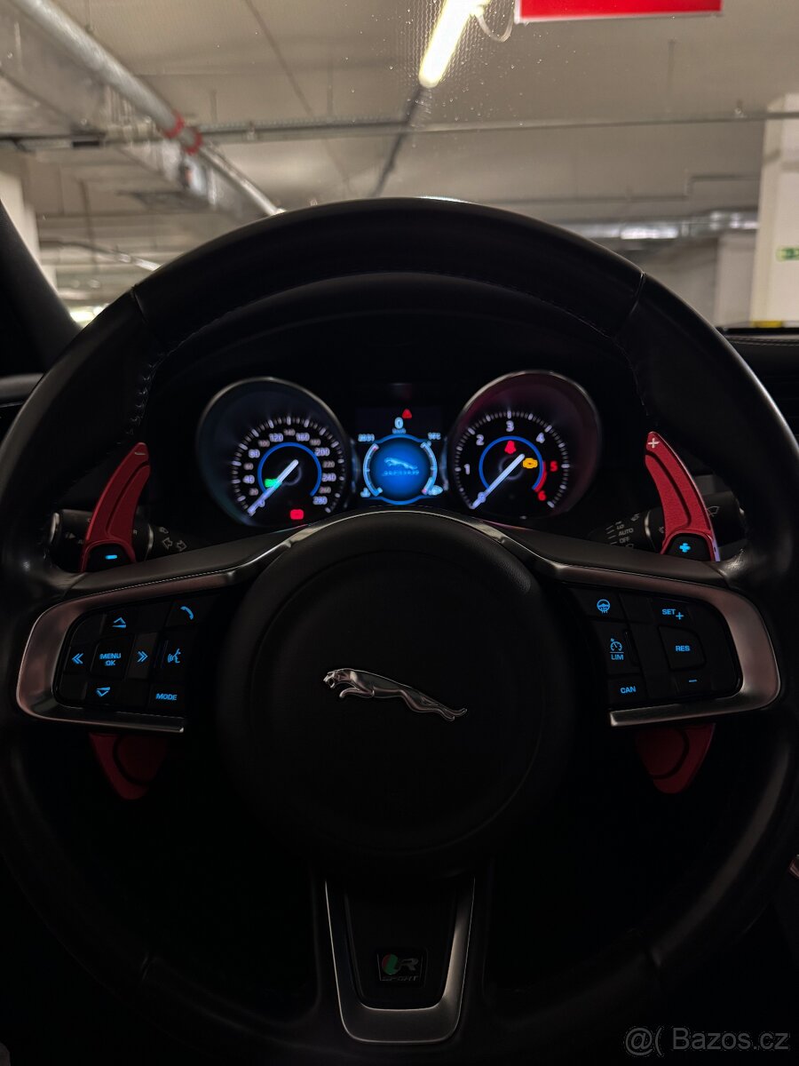 Jaguar XF 3.0D V6 R-SPORT - 16