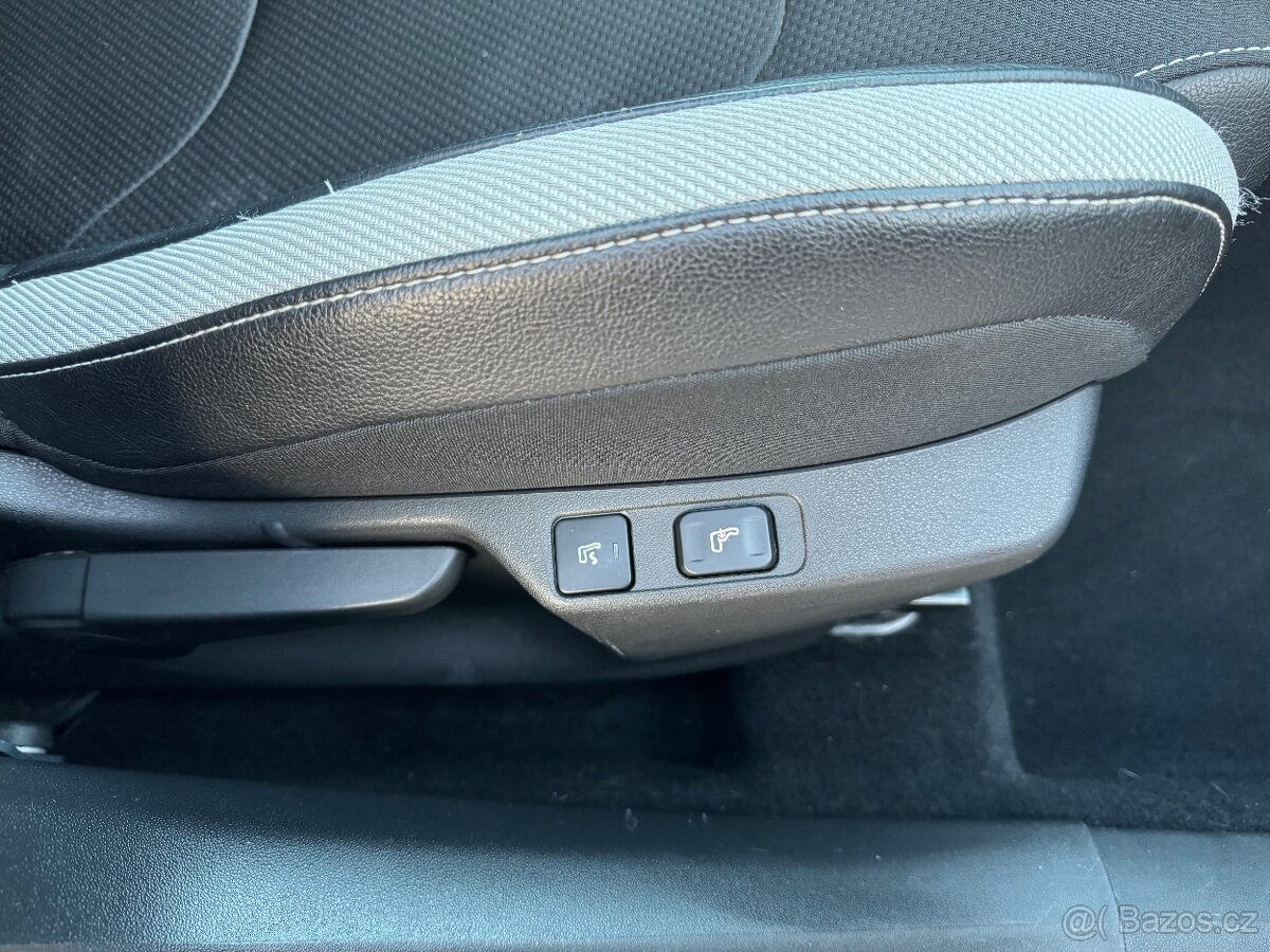 CITROËN DS4 1.6 e-HDi 84 kW, 2013 - 1. majitel ČR - 16