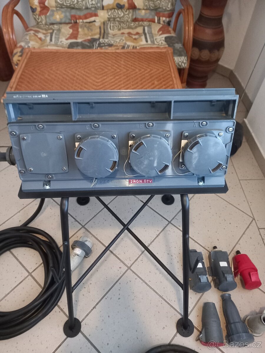 Rozvaděč 6x380V-32A TOP - 16