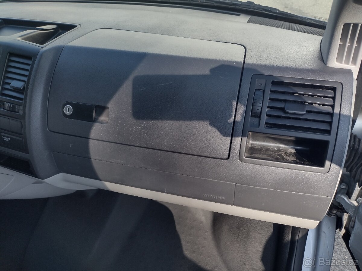 Volkswagen Transporter T5.1 2.0TDI - 16