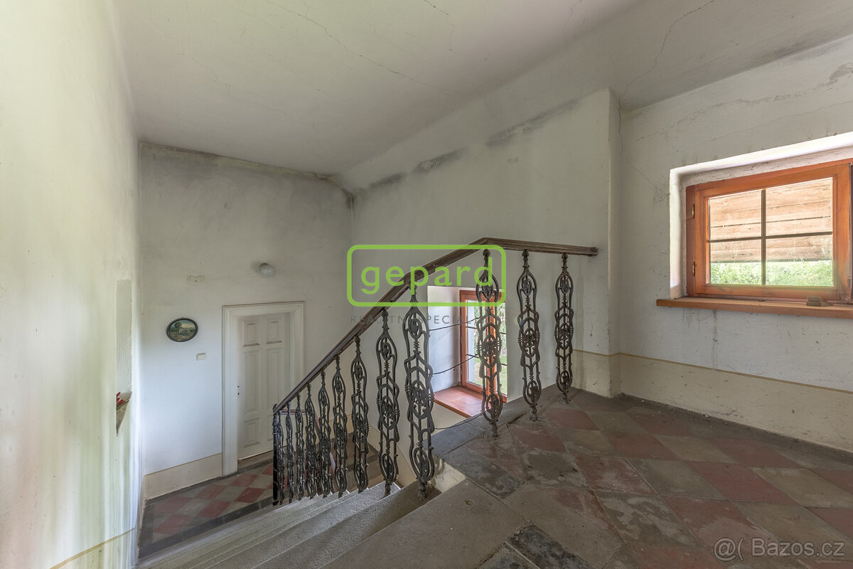 Vesnická usedlost-rodinný dům s hospodářskými stavbami v Ho - 16