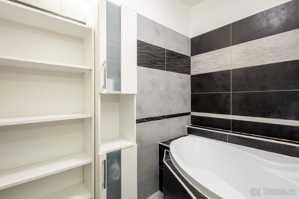 Pronájem bytu 2+kk s balkonem a gar.stáním Gen. Píky Olomouc - 16