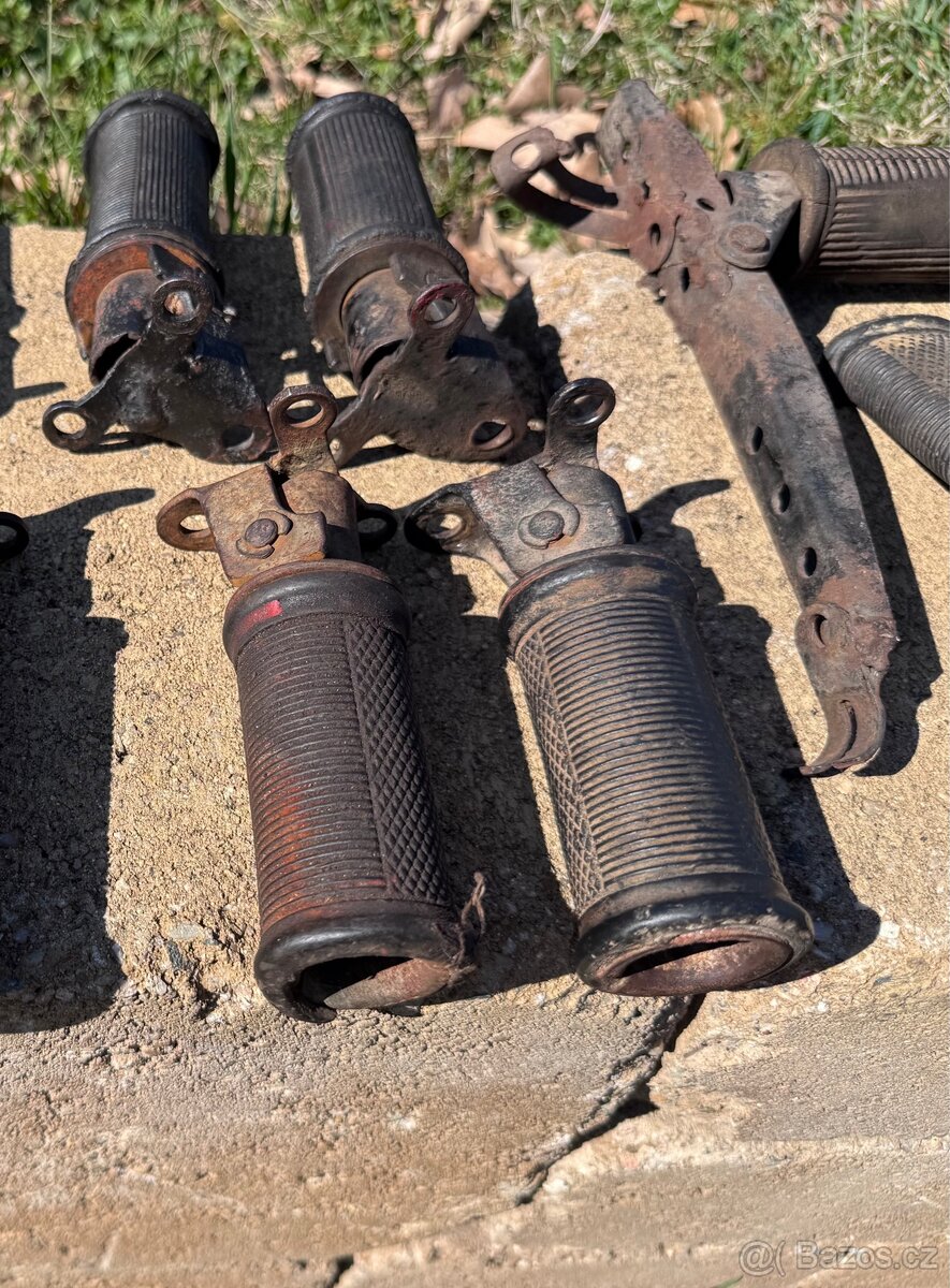 Jawa ČZ kývačka, ČZ - stupačky - 16