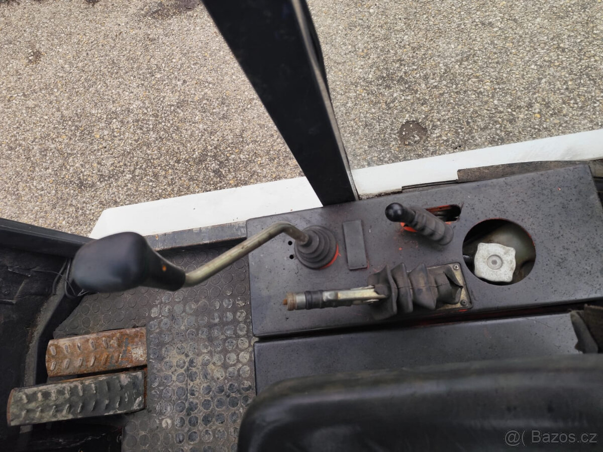 Mini traktorbagr, vaha 3.6t. - 16