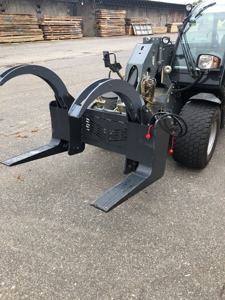 Teleskopický nakladač - 16