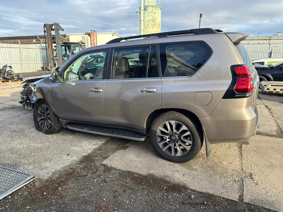 Toyota Landcruiser. 2.8 D-4D aut 2023 motor start 65TKM - 16