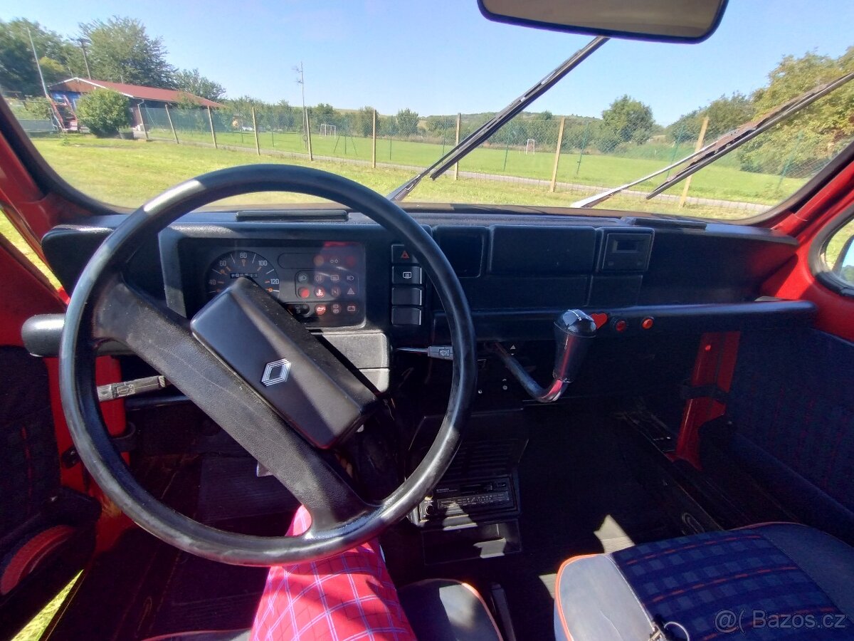 SLEVA Renault 4 gtl - 16