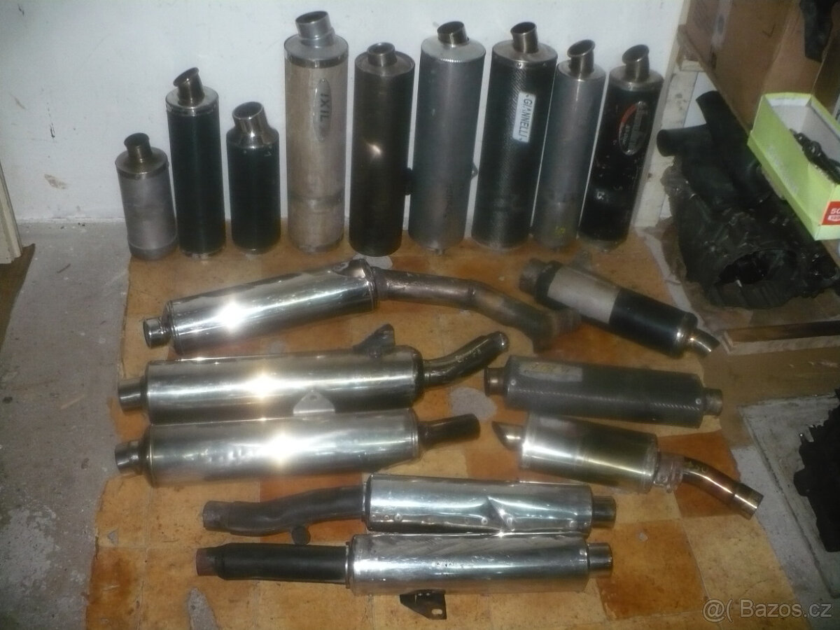 Suzuki RF 600 /900 r. 94 díly ze tří moto - 16