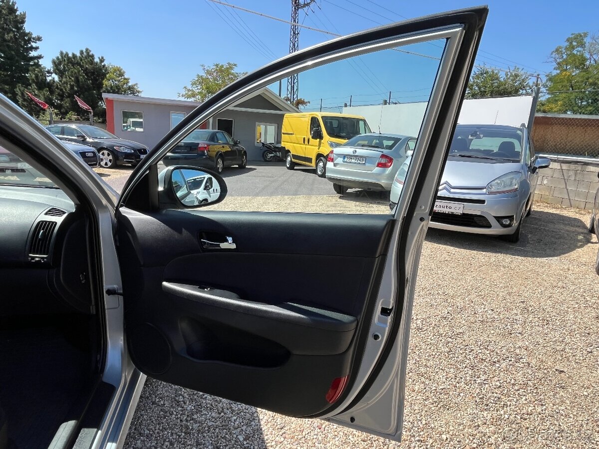 Hyundai i30, 1.6CRDi 66kw - 16