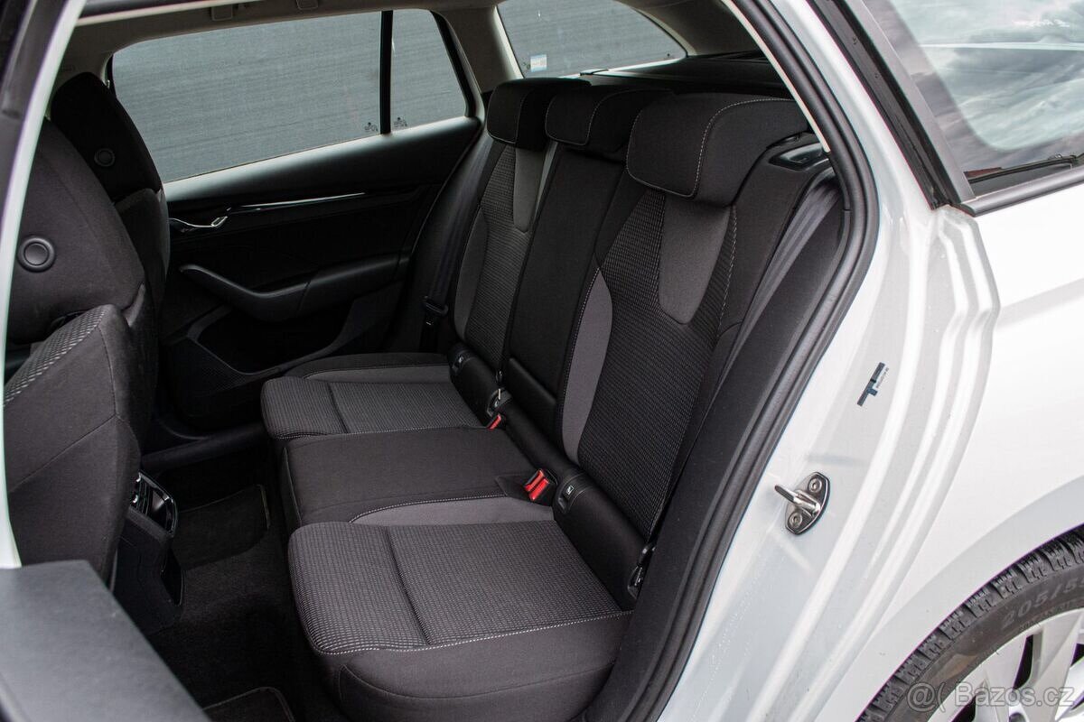 Škoda Octavia Combi 2.0 TDI Style A/T DSG - 16