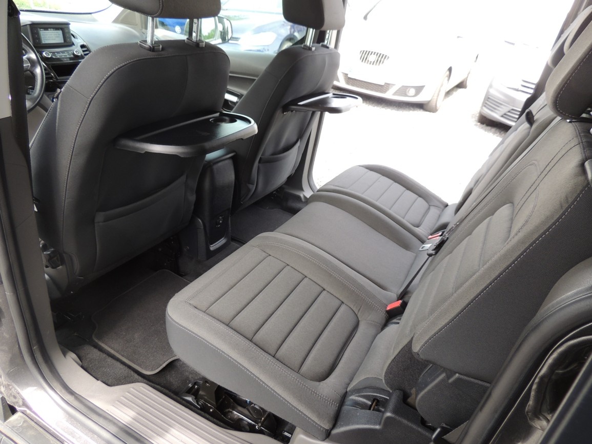 Ford Tourneo Connect 1.5TDCi,88kw,L2,Titanium,ČR,-21%DPH - 16