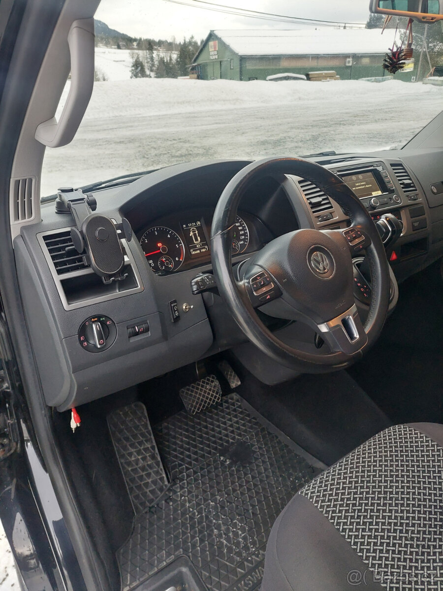 Volkswagen Caravelle - 16