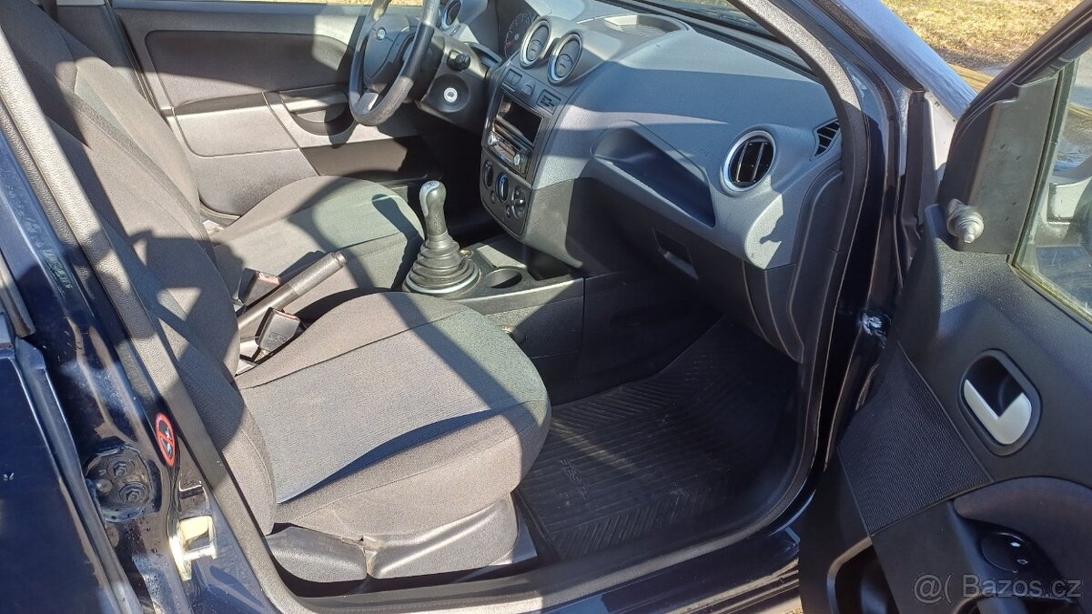 Ford Fiesta, 1.3 i - TOP stav - 16