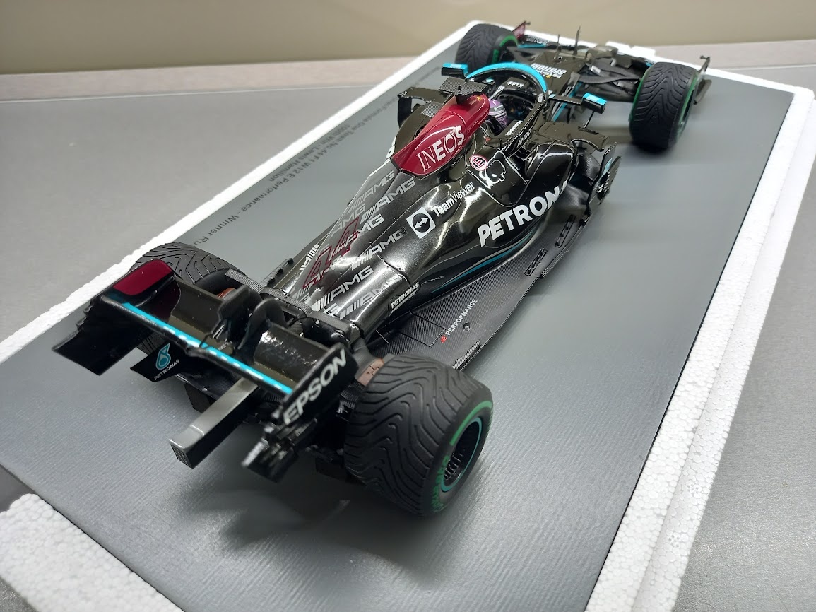 F1 MERCEDES W12 HAMILTON VÍTĚZ GP RUSKA 2021 SPARK 1:18 - 16