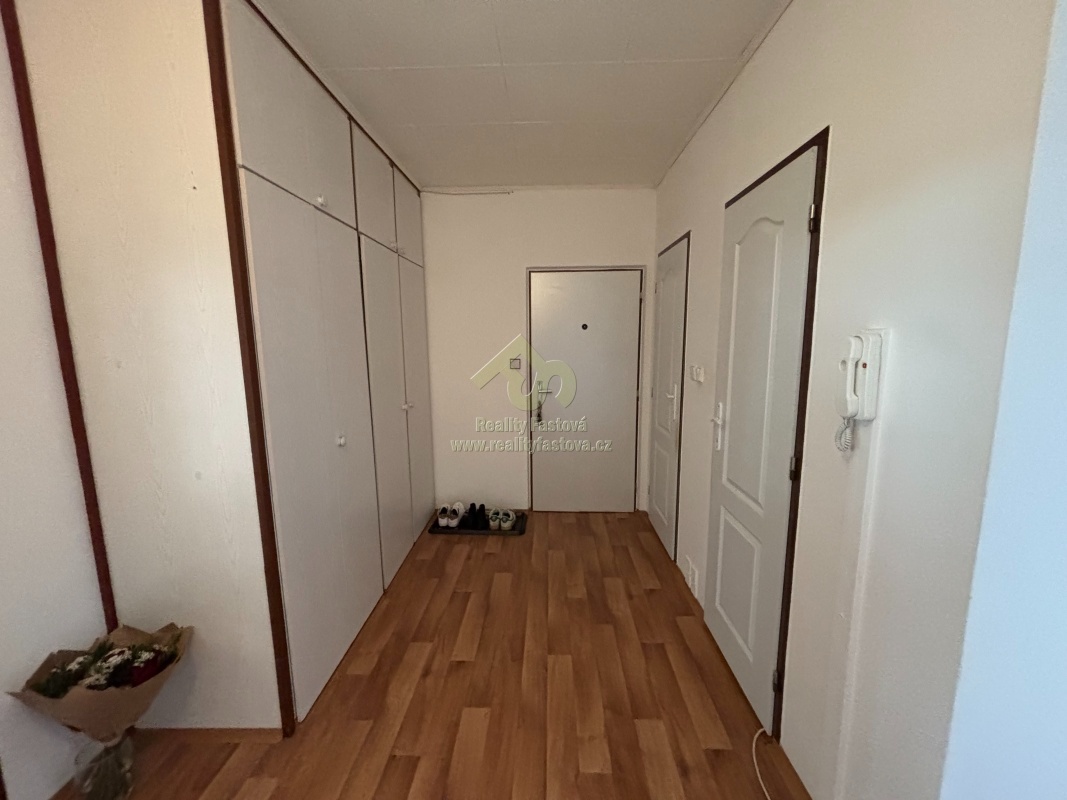 Rokycany-prodej velkého bytu 3+1 se zasklenou lodžií - 16
