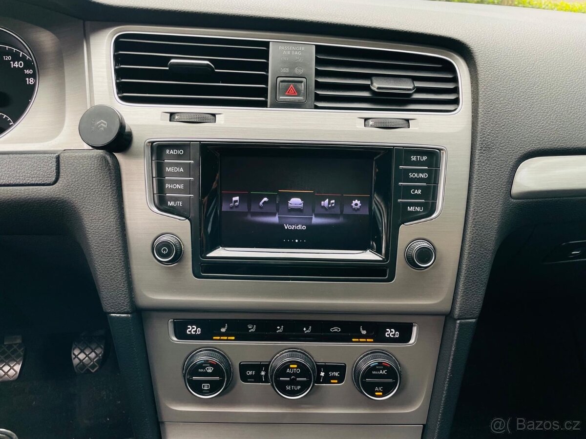 Volkswagen Golf 1.2TSI 77KW MANUÁL VÝHŘEV KAMERA HIGHLINE - 16