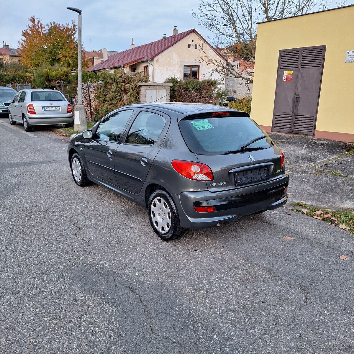 Peugeot 206+ Trendy 1,1i Dovoz Rakousko najeto 76t.km. - 16