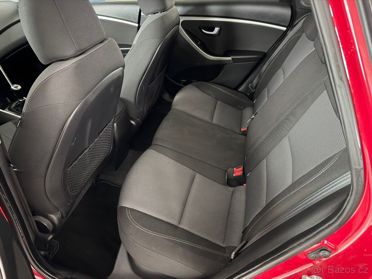 Hyundai i30. 1.6 CRDi 81 Kw - 16