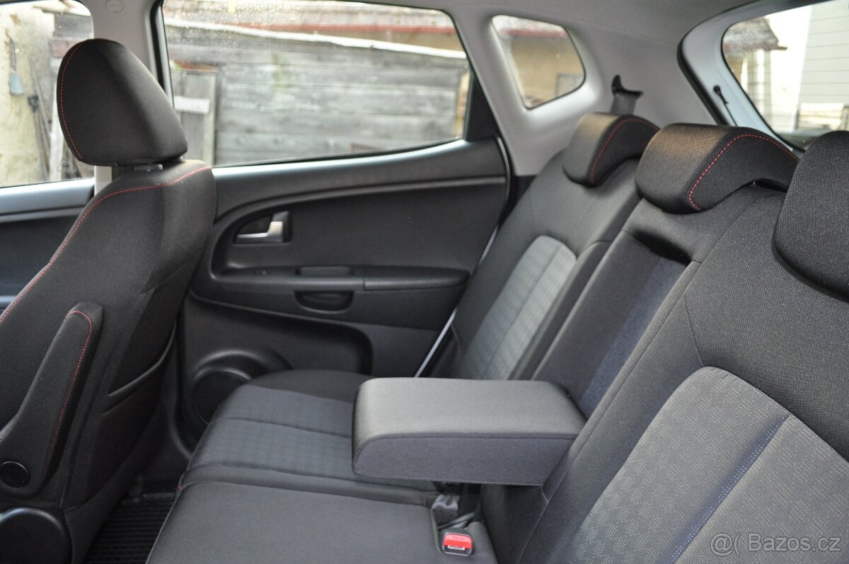 KIA VENGA 1.6 (2019) - 16