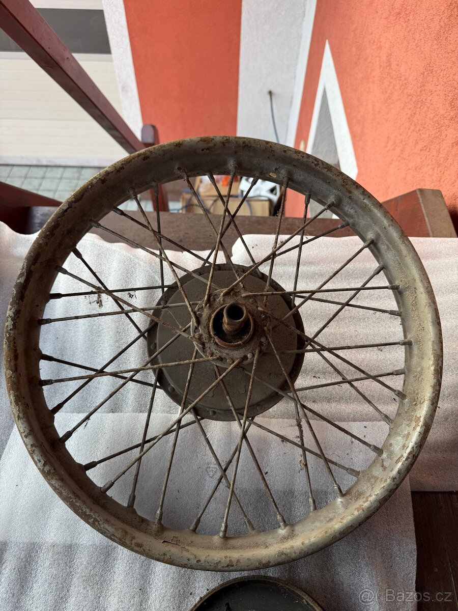 DKW - Kompletní kolo s osou MZAG - 16